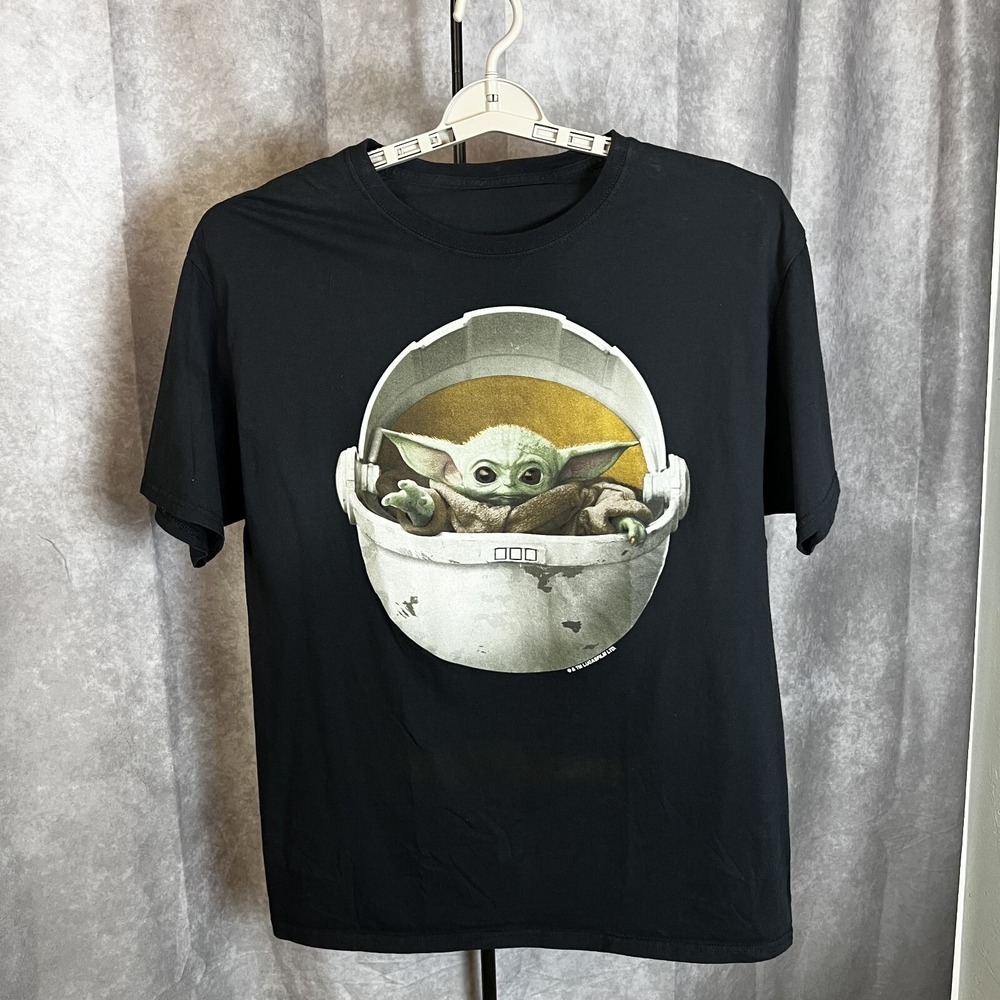 Baby Yoda Lucasfilm T-Shirt Medium Black Mandalorian Star Wars